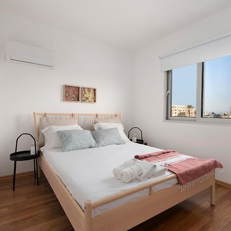 Amazing Two Bedroom Apartment Larnaca Exterior photo