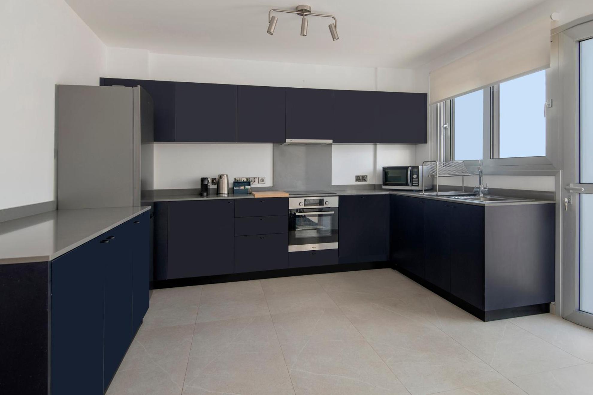 Amazing Two Bedroom Apartment Larnaca Exterior photo