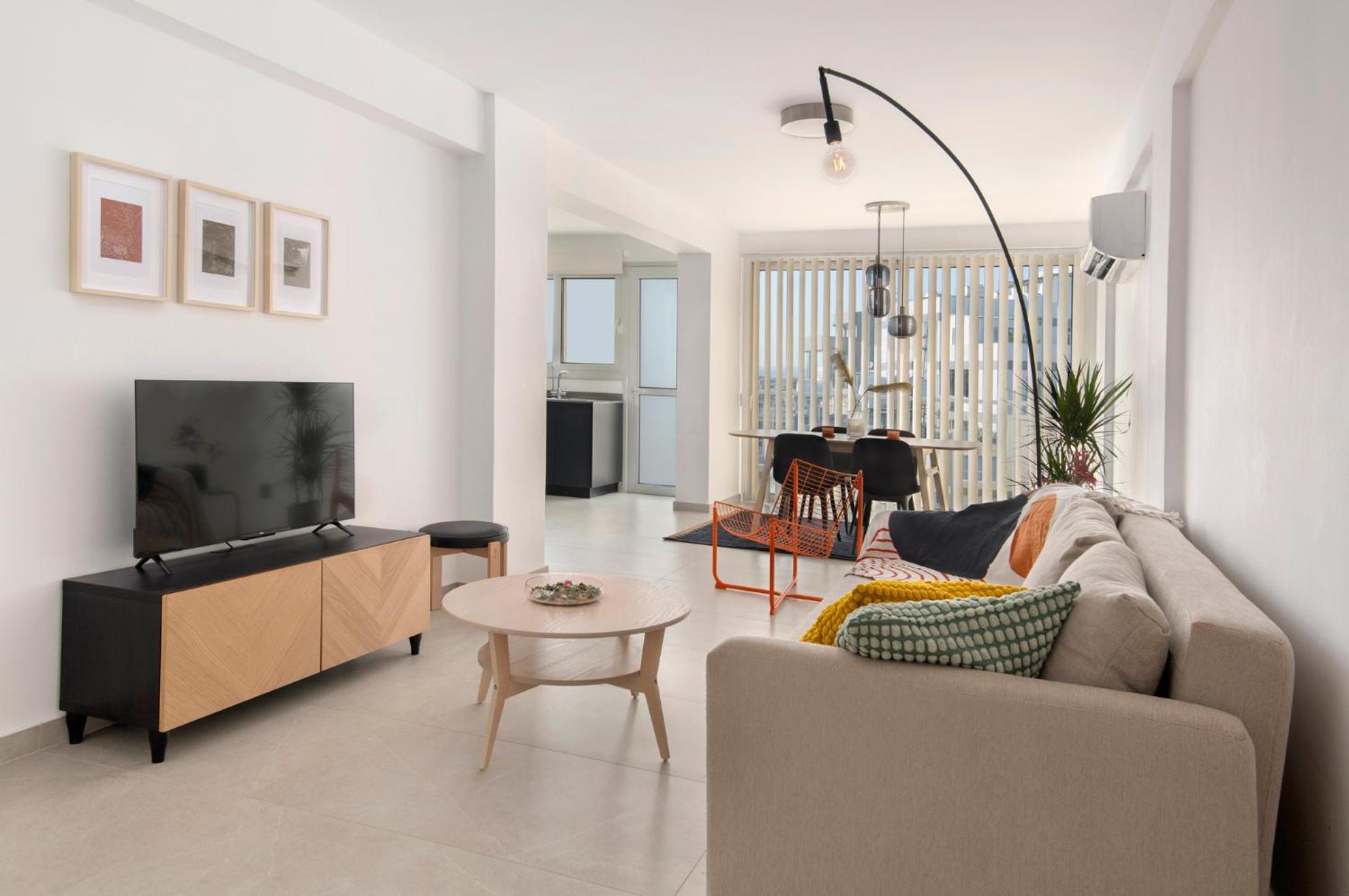 Amazing Two Bedroom Apartment Larnaca Exterior photo