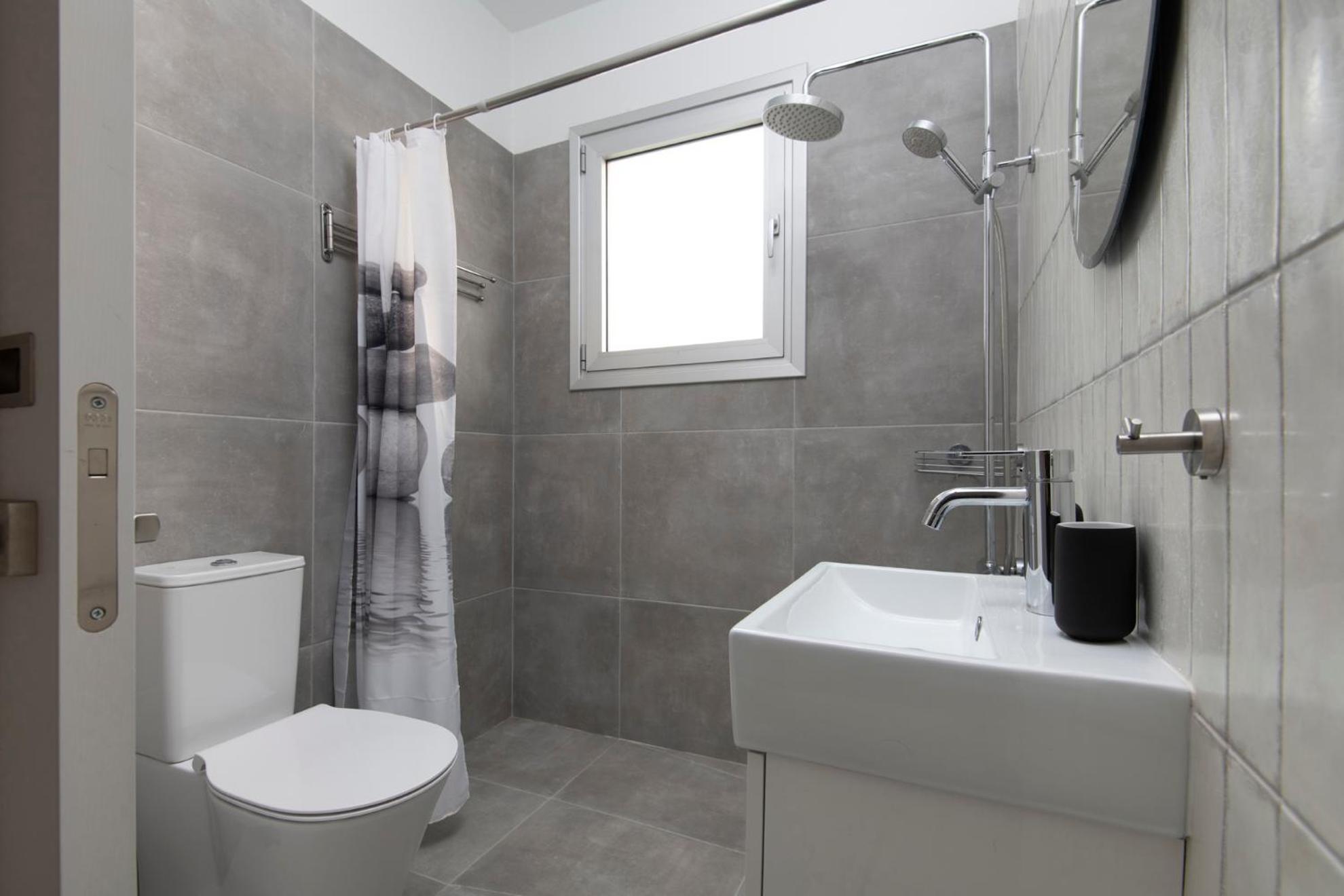 Amazing Two Bedroom Apartment Larnaca Exterior photo
