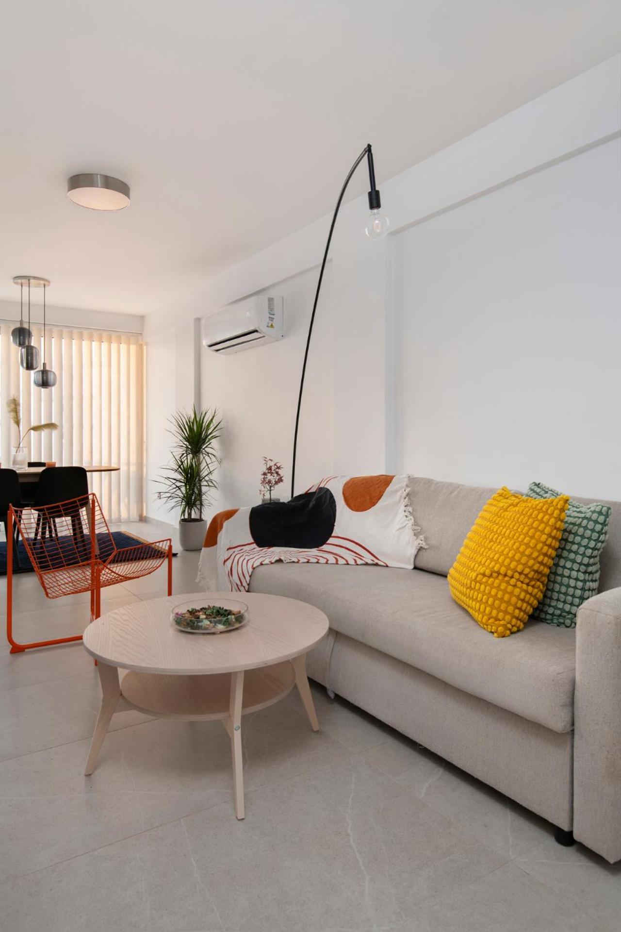 Amazing Two Bedroom Apartment Larnaca Exterior photo